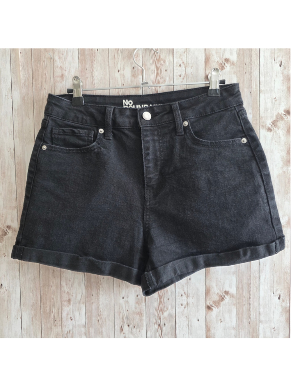 Women's No Boundaries Black Jean Shorts Size 6